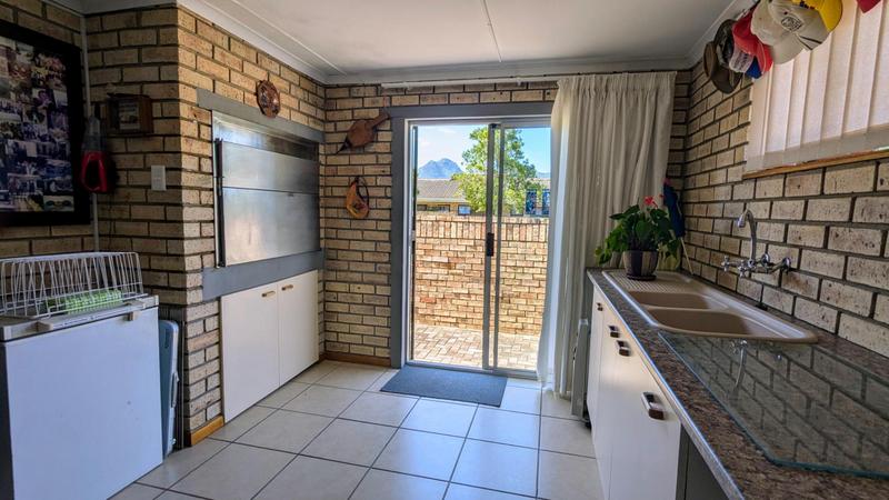 3 Bedroom Property for Sale in Denver Park Western Cape